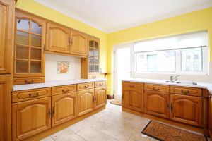 Kitchen- click for photo gallery